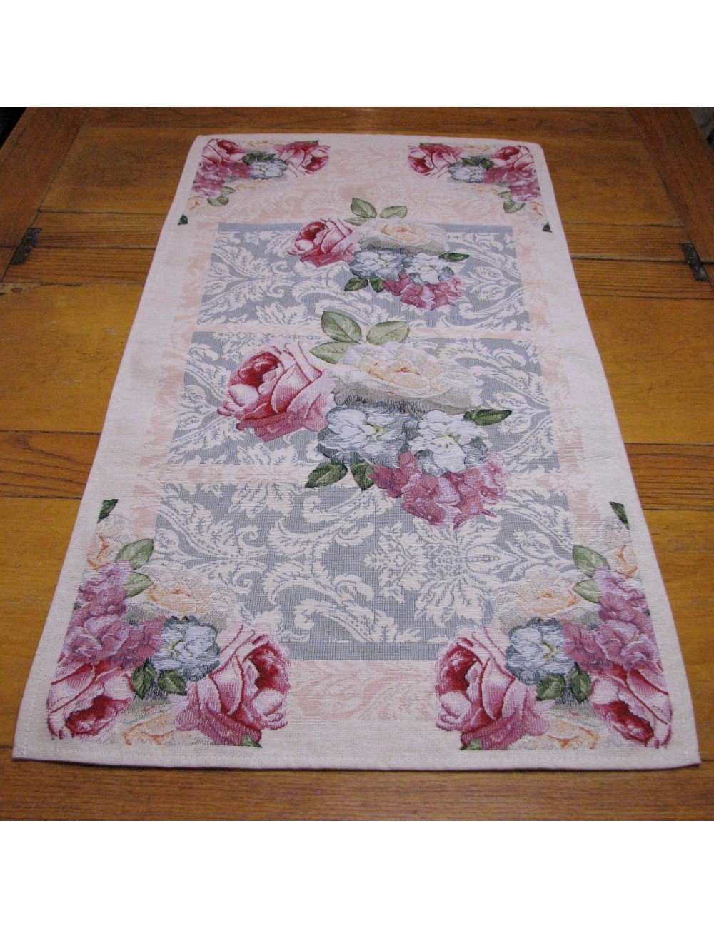 Gobelin table runner...